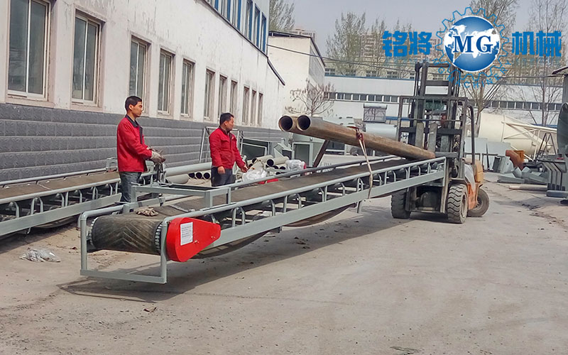 皮帶輸送機跑偏的原因，皮帶輸送機跑偏怎么調(diào)