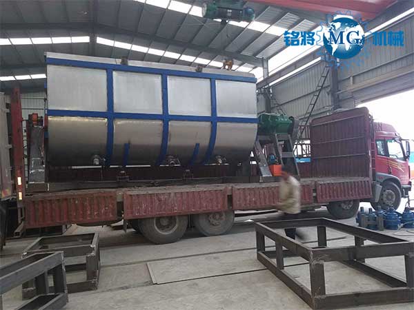 真石漆從底漆、分格、罩面施工，到為什么會出現(xiàn)不平、空鼓、脫落？