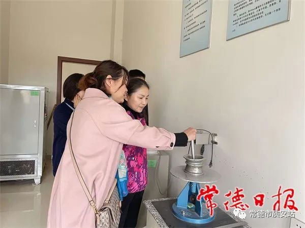 常德市采取“雙隨機(jī)、一公開”，抽檢22家預(yù)拌砼、預(yù)拌砂漿生產(chǎn)企業(yè)